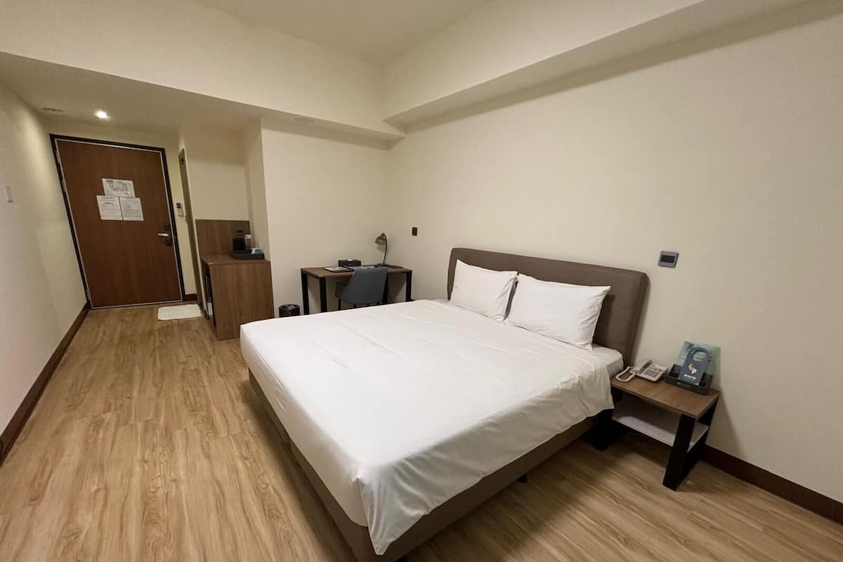 Standard Double Room, Balcony | Desk, blackout drapes, iron/ironing board, free WiFi
