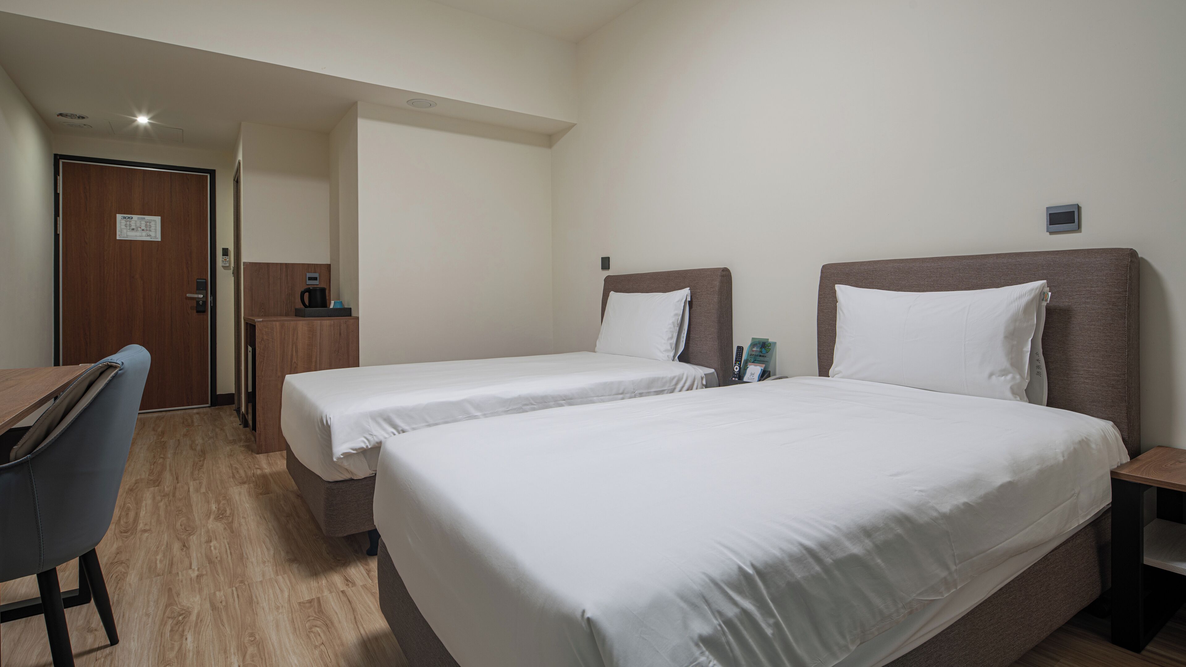 Standard Twin Room, Balcony | Desk, blackout drapes, iron/ironing board, free WiFi