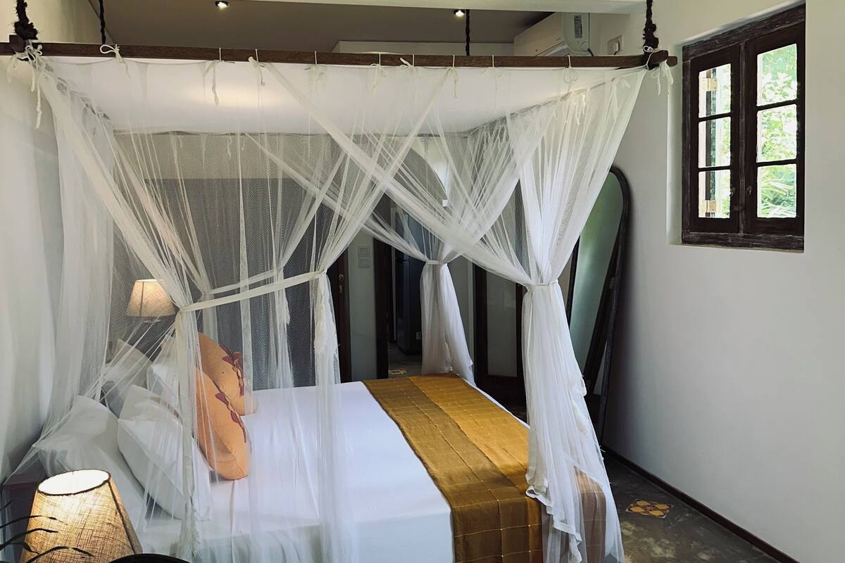 Coffres-forts dans les chambres, bureau, Wi-Fi gratuit