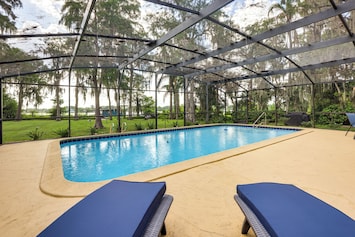 Orlando Vacation Rental | 3BR | 2BA | Stairs Required | 1,500 Sq Ft