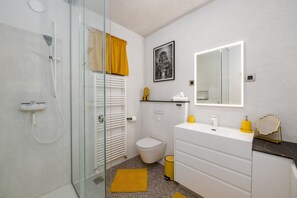 Bathroom | Shower, hair dryer, towels, soap - Happy Beach Apartment Dream On the Beach (Kraljevica)