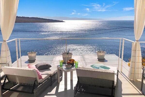Terrace/patio - Dream on The Beach - Panoramic Seaview Terrace (Kraljevica)