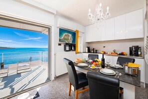 Dining - Dream on The Beach - Panoramic Seaview Terrace (Kraljevica)
