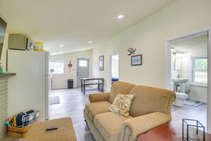 TV, fireplace, stereo