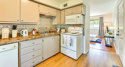 2 Mi to Historic Dtwn Nacogdoches: Cozy Apartment!