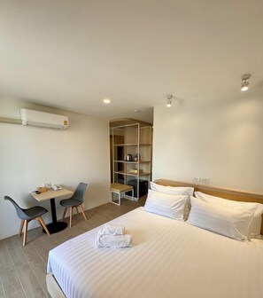 Habitación estándar | Cortinas blackout, tabla de planchar con plancha y wifi gratis