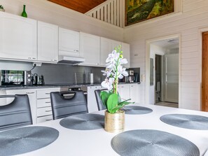 Réfrigérateur, micro-ondes, lave-vaisselle