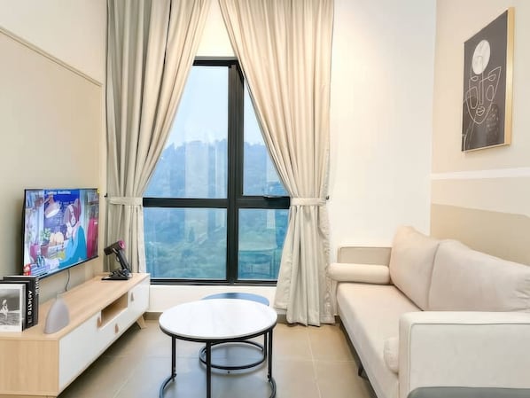 Superior Apartment, 2 Bedrooms, Kitchen, City View | Living area | 35-inch TV with cable channels