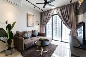 Superior Apartment, 3 Bedrooms, Balcony, City View | Living area | TV - United Point Residence KL Lifestyle (Kuala Lumpur)