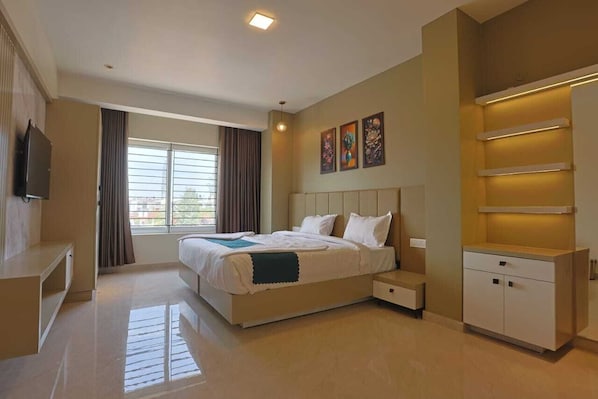 In-room safe, blackout curtains, soundproofing, iron/ironing board