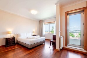 3 bedrooms, iron/ironing board, Internet, bed sheets