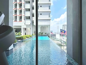 Hồ bơi ngoài trời 