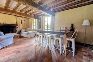 Dining - Absolute relaxation & heated pool (Saint-Christophe-sur-Avre)