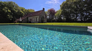 Piscine extérieure, piscine chauffée