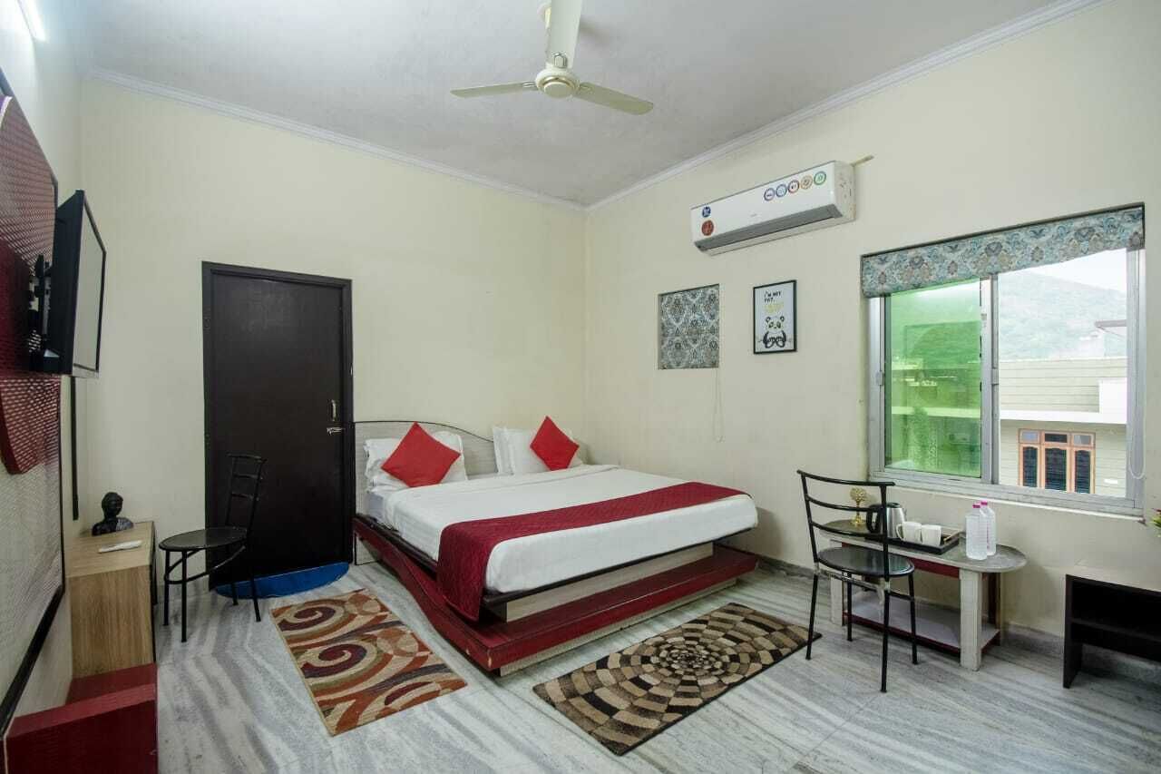 Superior Triple Room | Premium bedding, desk, laptop workspace, blackout curtains