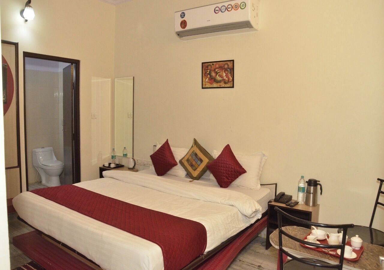 Deluxe-Zimmer | Hochwertige Bettwaren, Schreibtisch, laptopgeeigneter Arbeitsplatz