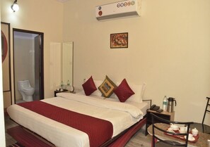 Ropa de cama de alta calidad y escritorio