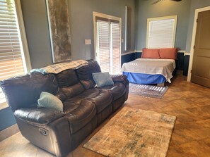 1 habitación y ropa de cama