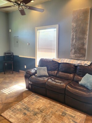 Living area - Relaxation Getaway w/ Pond View (Carencro)
