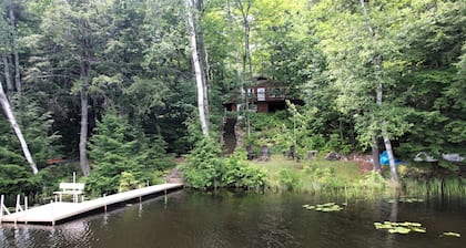 Northwoods Cabin Escape – Scenic Harrison Hills Views & Lakeside Firepit