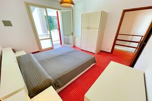 2 bedrooms - Beachside Holiday Home in Porto Santa (Porto Santa Margherita (VE))