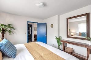 1 habitación, tabla de planchar con plancha, wifi gratis y ropa de cama