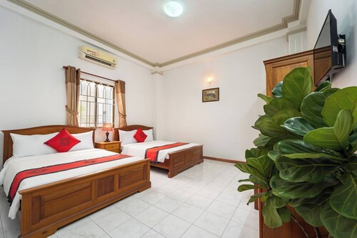Superior Room | Premium bedding, free WiFi, bed sheets