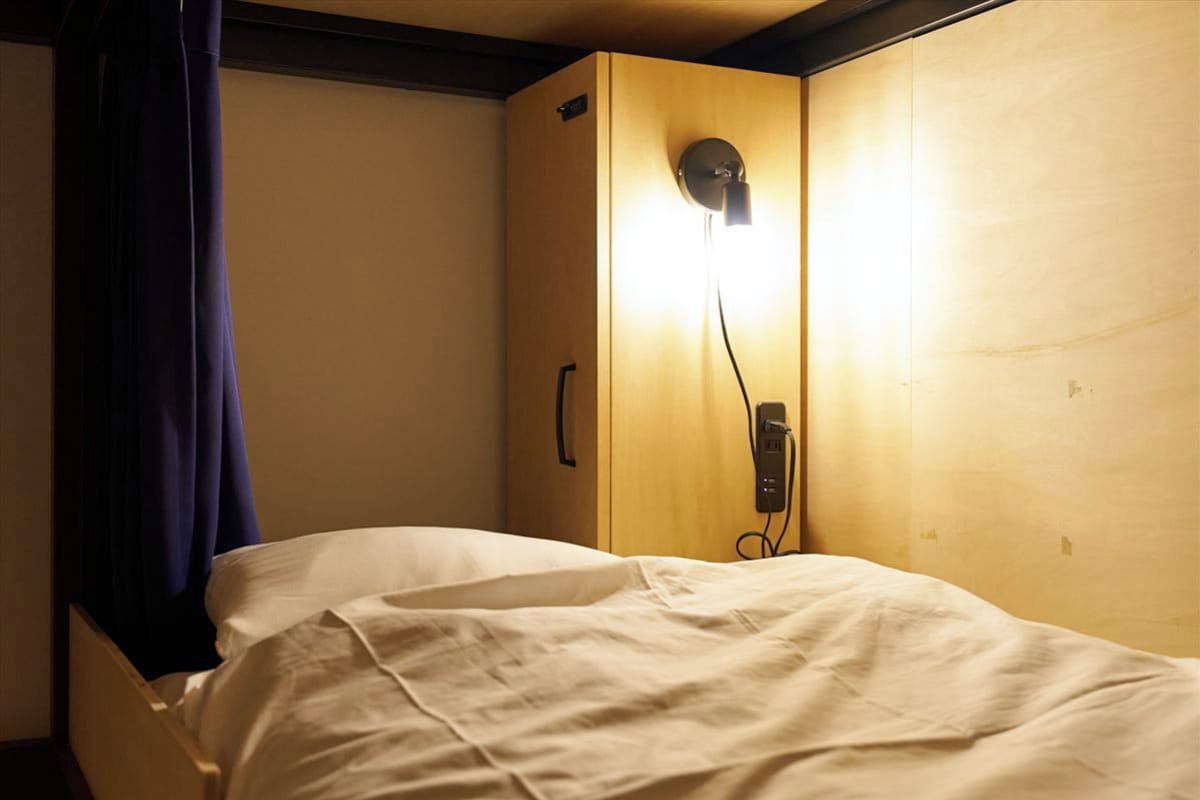 Free WiFi, bed sheets