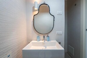 Douche, bidet