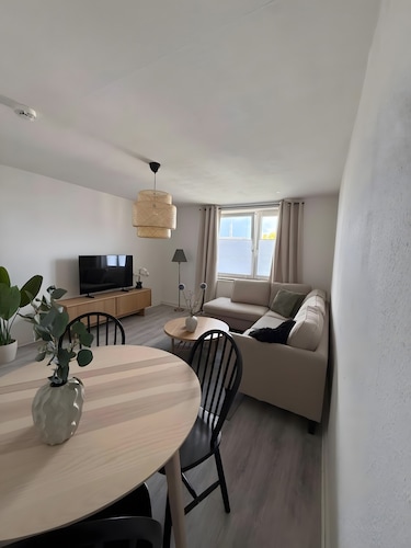 Schicke wohnung gegenüber Bahnhof