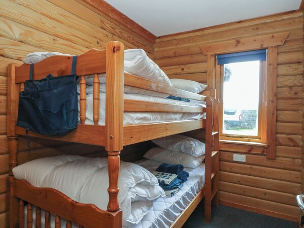 4 bedrooms, individually decorated, individually furnished - Shore Lodge Brodick Castle (Isle of Arran)