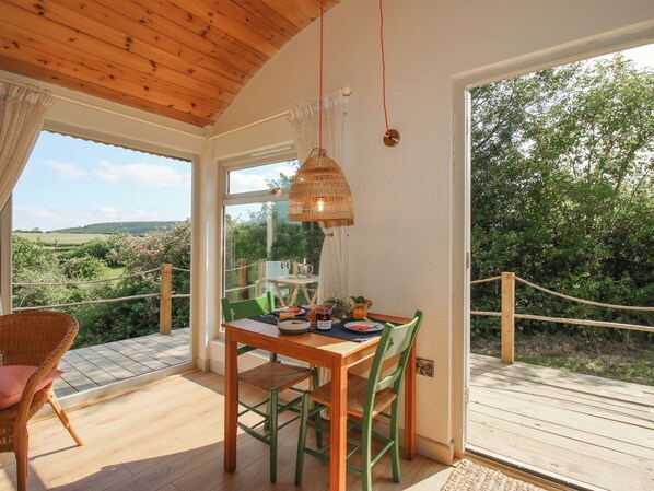 Dining - Squirrel's Drey (Bucknell)