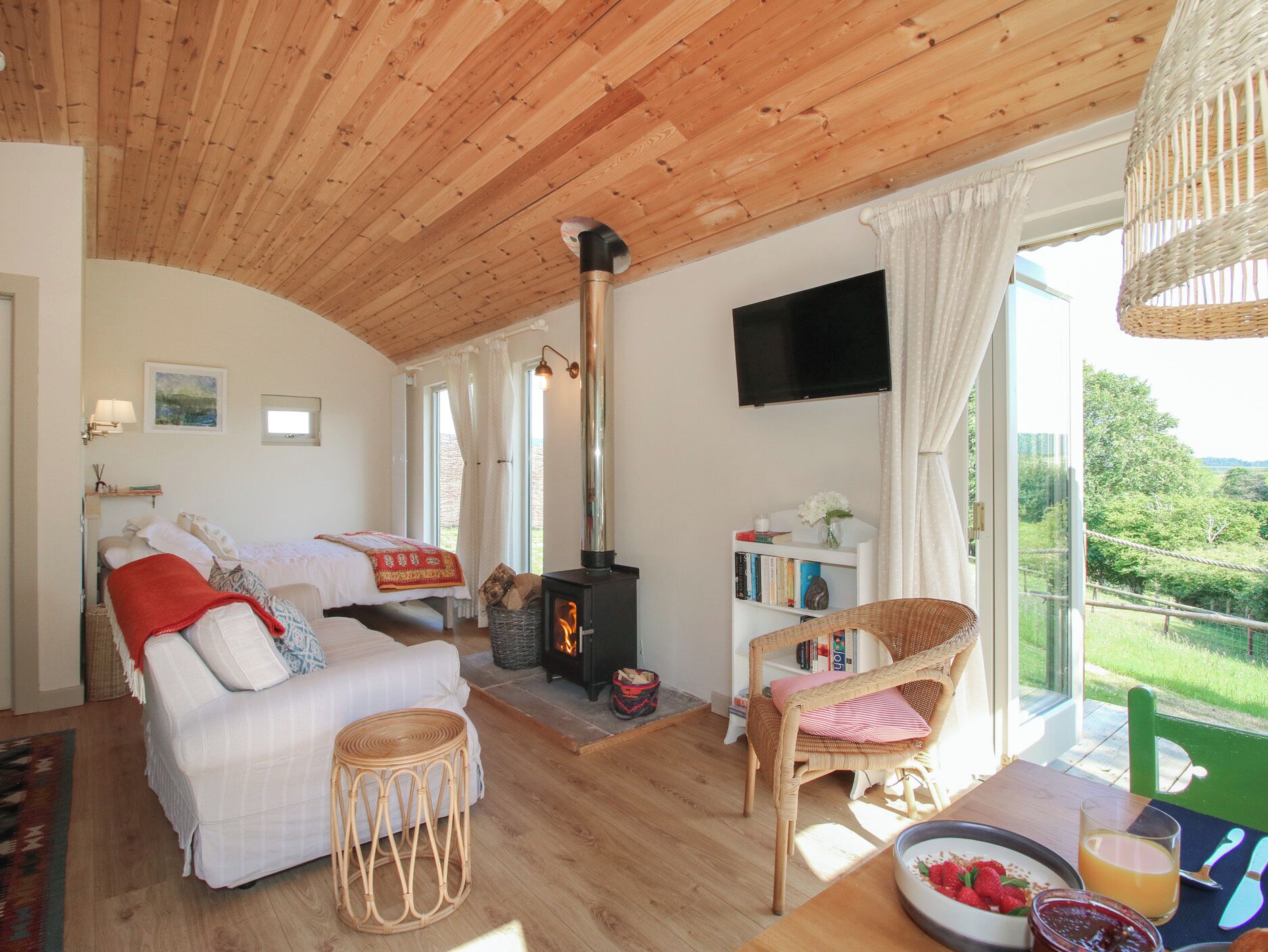 1 bedroom, individually decorated, individually furnished, free WiFi