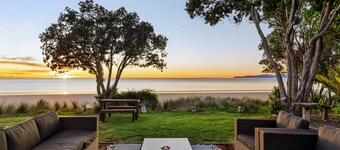 Beachfront Bliss, Parapara. Stunning beachfront home. Family and pet friendly.