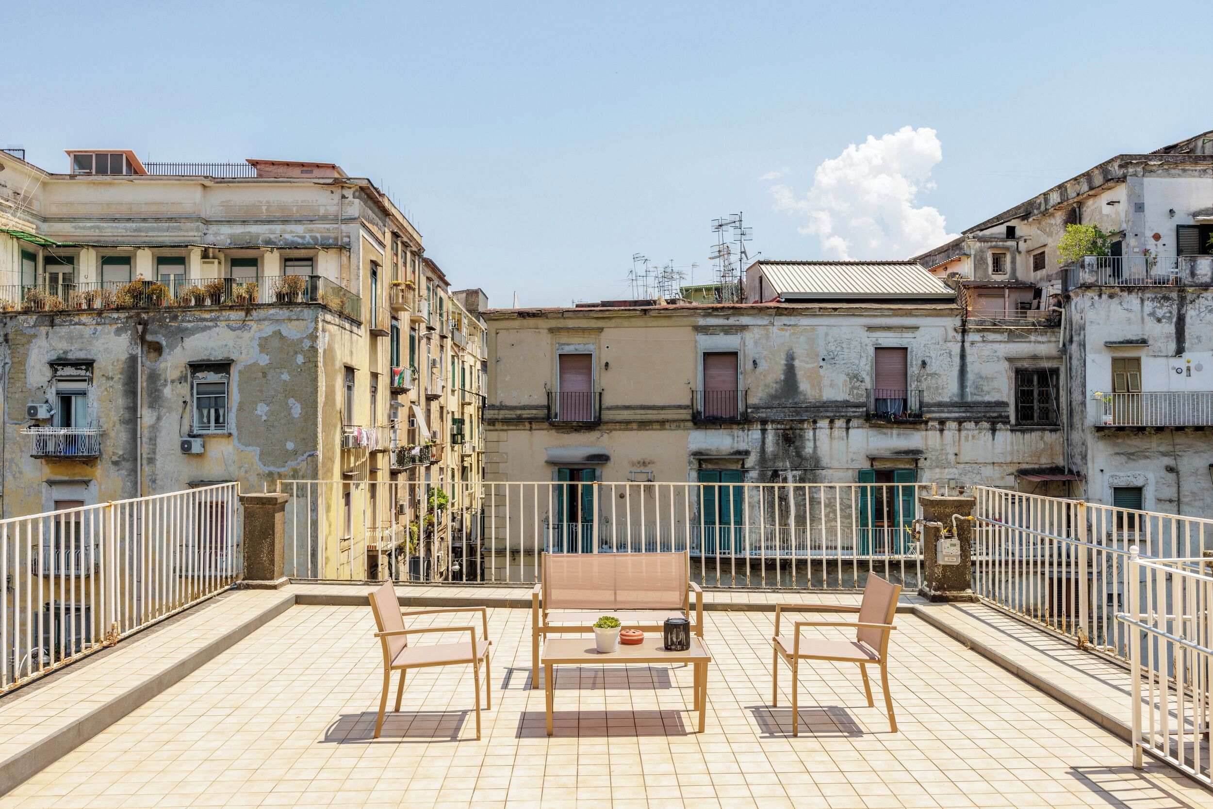 Dreibettzimmer | Terrasse/Patio