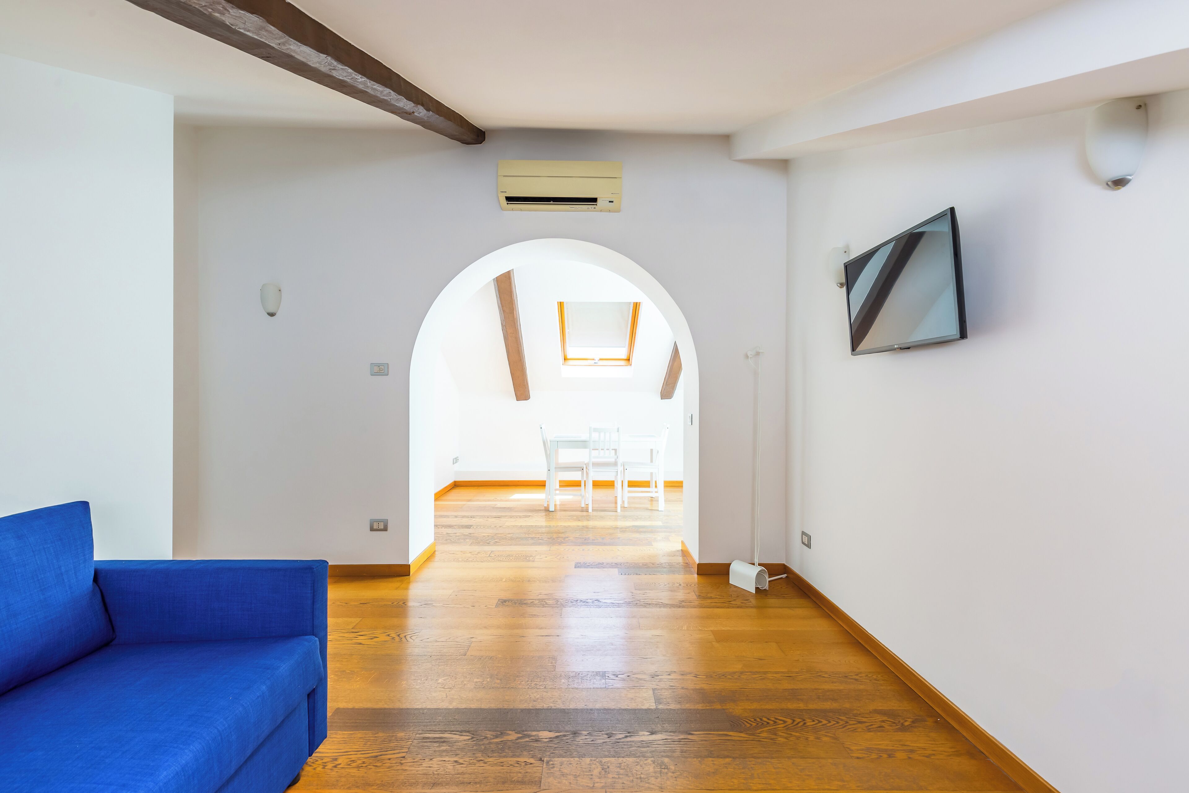 Apartment (2 Bedrooms) | Living area