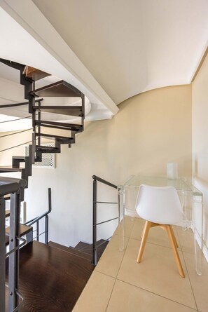 アパートメント (1 Bedroom) | リビング エリア | テレビ