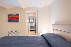 Apartment (1 Bedroom) | 1 bedroom, laptop workspace, bed sheets - Blu Breeze on Seafront With Parking (Naples)
