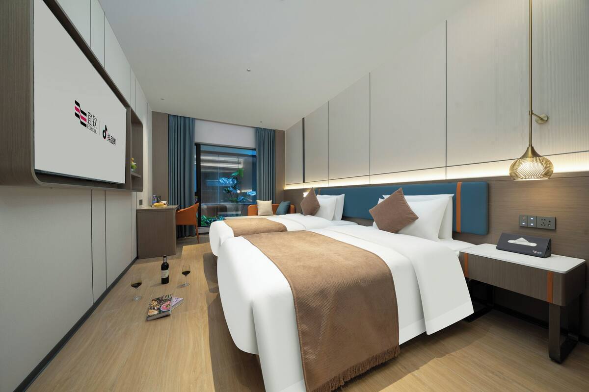 Kamar Twin Standar | Meja kerja, ruang kerja ramah laptop, dan Wi-Fi gratis