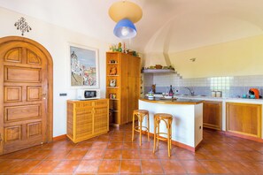 Lejlighed (2 Bedrooms) | Opholdsområde | Tv