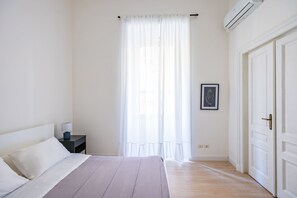 Apartment (1 Bedroom) | 1 bedroom, laptop workspace, bed sheets
