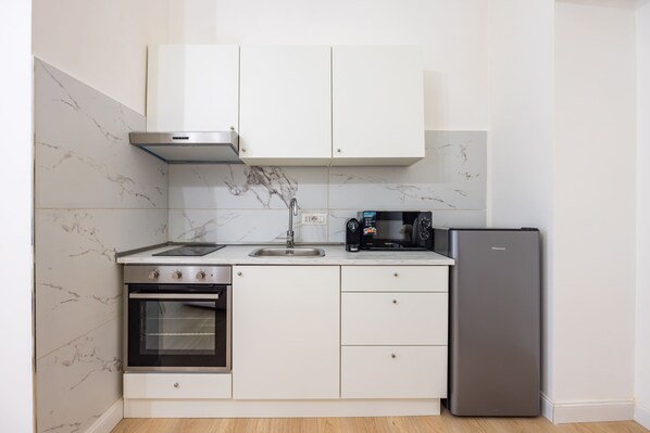 Apartment (1 Bedroom) | Private kitchen | Microwave, oven, espresso maker, electric kettle