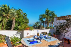 Villa (3 Bedrooms) | Terrace/patio
