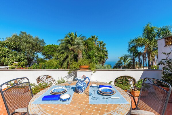 Villa (3 Bedrooms) | Terrace/patio