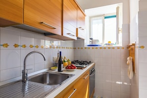 Villa (3 Bedrooms) | Cuisine privée | Micro-ondes, four, machine à expresso