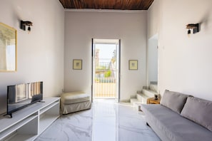 Apartment (1 Bedroom) | Living area