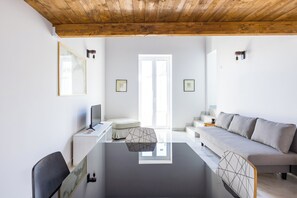 Apartment (1 Bedroom) | Living area | TV