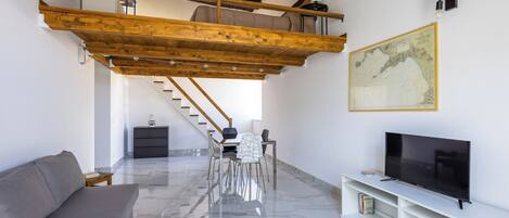 Căn hộ (1 Bedroom) | Khu phòng khách | TV