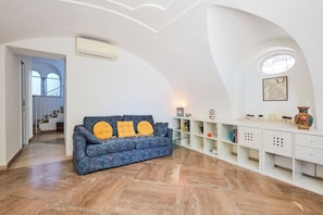 Appartement (2 Bedrooms) | Coin séjour