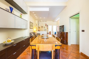 Appartement (2 Bedrooms) | Coin séjour | Télévision